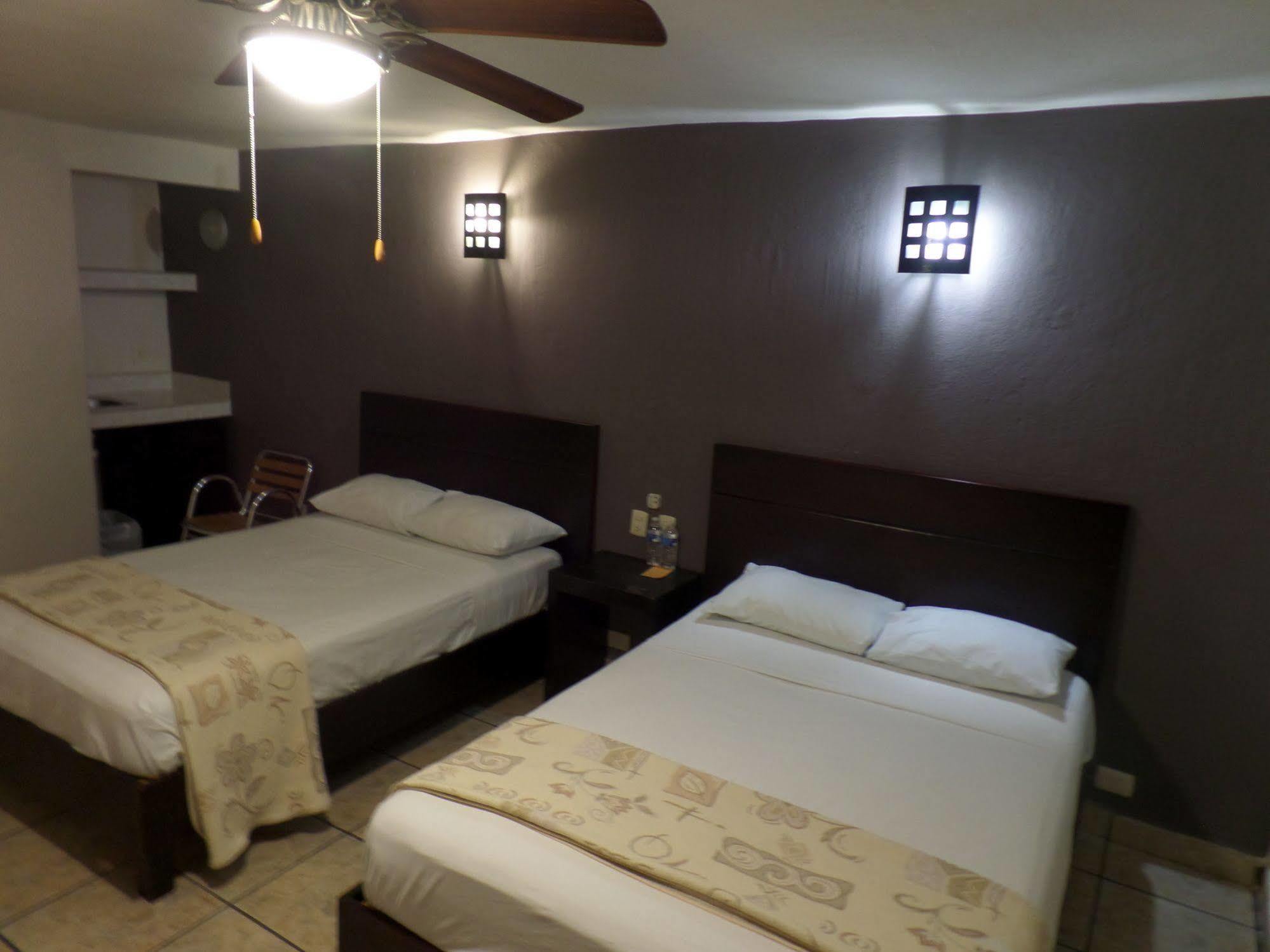 Uke Inn Hotel & Suites Xamaipak Tuxtla Gutiérrez Esterno foto