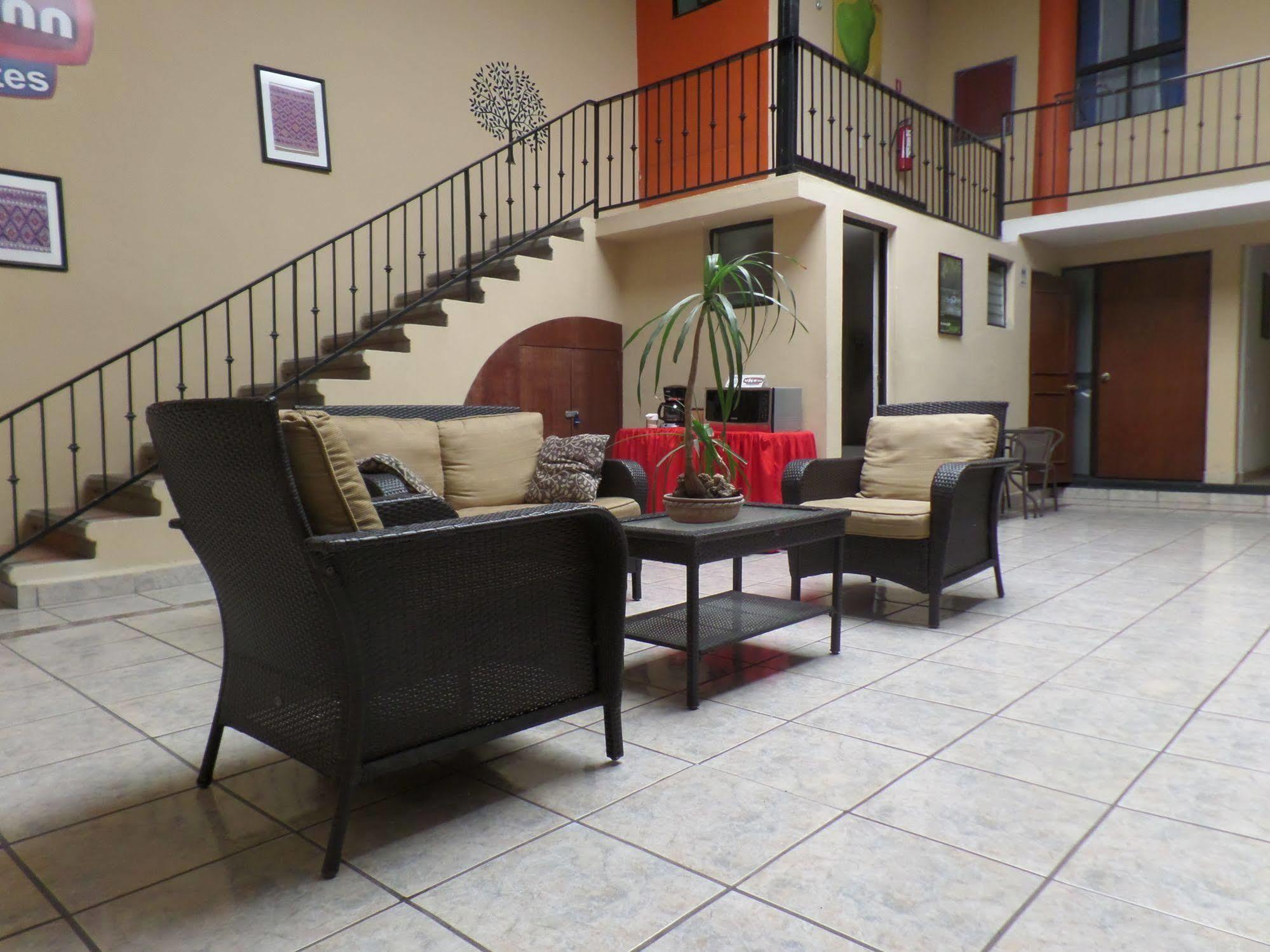 Uke Inn Hotel & Suites Xamaipak Tuxtla Gutiérrez Esterno foto