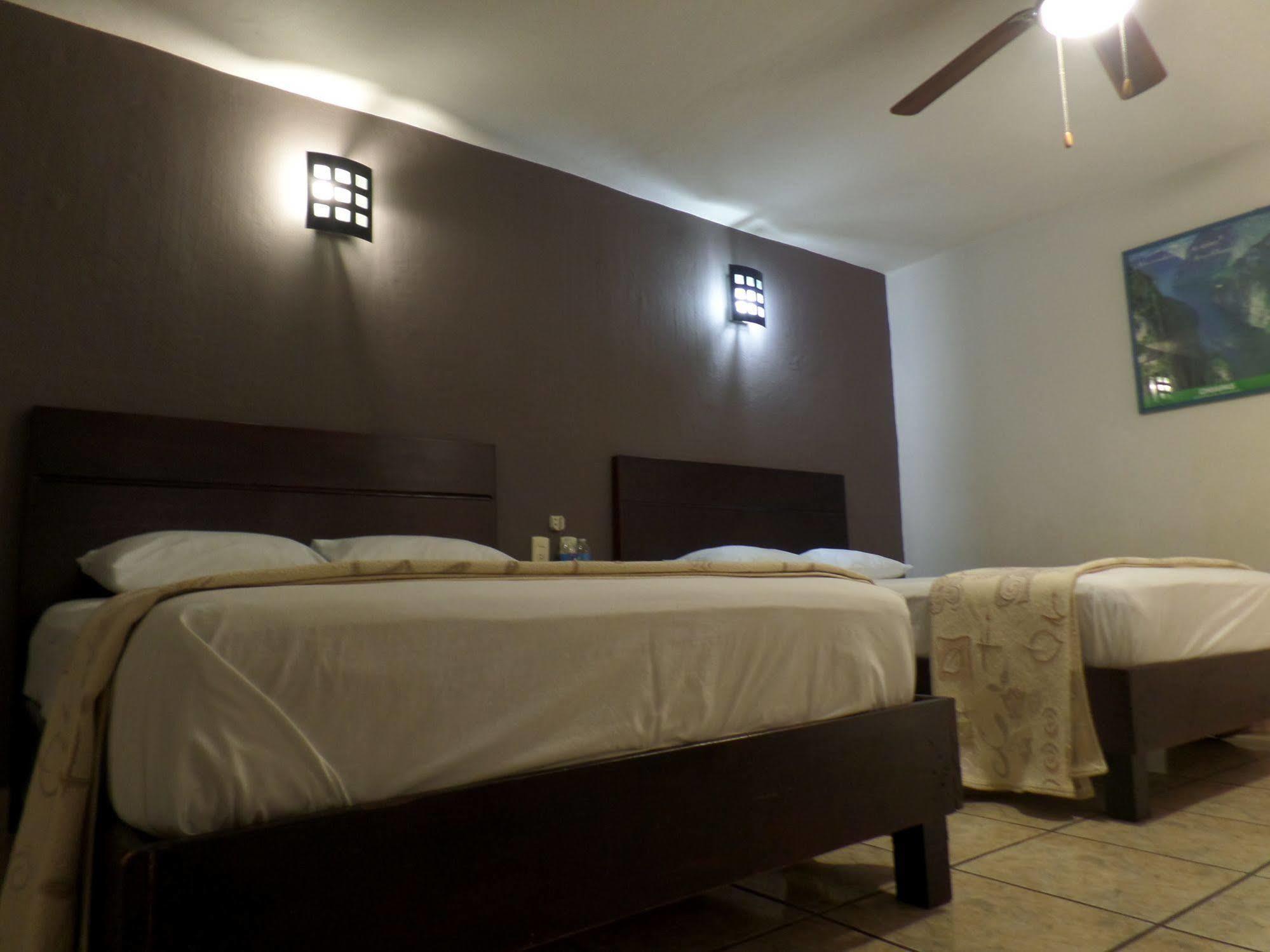 Uke Inn Hotel & Suites Xamaipak Tuxtla Gutiérrez Esterno foto